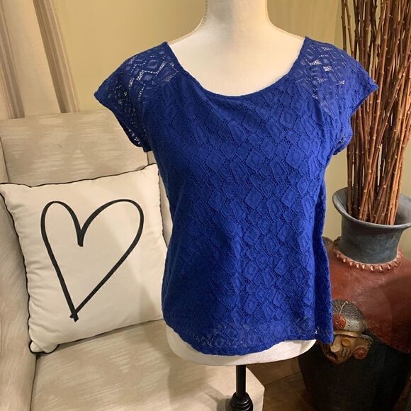 Banana Republic top 💙  - Picture 1 of 5